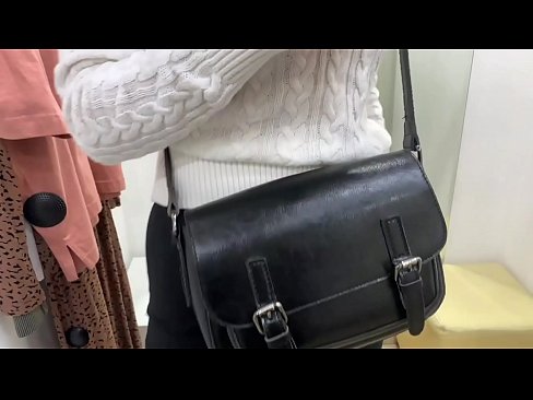 ❤️ Offentlig onani av den unga slynan FeralBerry med en dildo i provrummet ❤ Högkvalitativ porr at sv.dewporn.ru